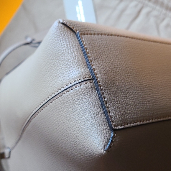 Burberry Haymarket colors check leather Mid camel reverse tote - Picture 12 of 16